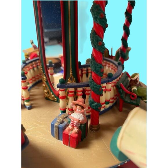 Vtg Mr Christmas Holiday Fair Carousel Flying Sleighs Merry Go Round 1996 VIDEO - Picture 5 of 13